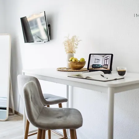 Apartment Serviced Mit Netflix Und Wlan Im Zentrum We 04